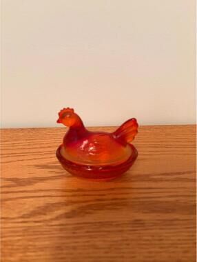 H21. VTG L.E. Smith Amberina Glass Hen on Nest 3.5" - Cadmium Glow